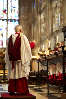 Sir Stephen Cleobury conducting